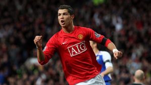 Cristiano Ronaldo từng có thời gian dài thi đấu cho Man đỏ